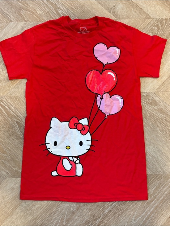 Tops - Hello Kitty T-Shirt
